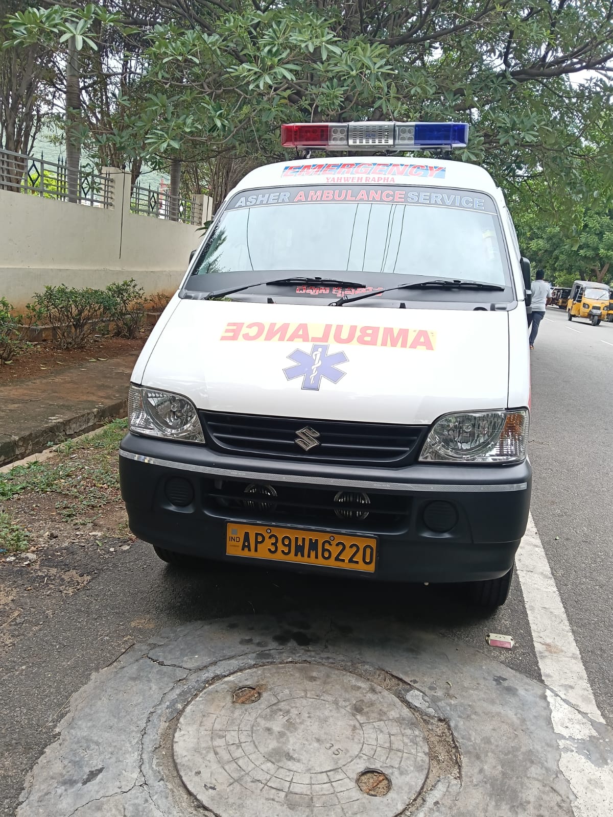 Suzuki Eeco Ambulance Front Angle