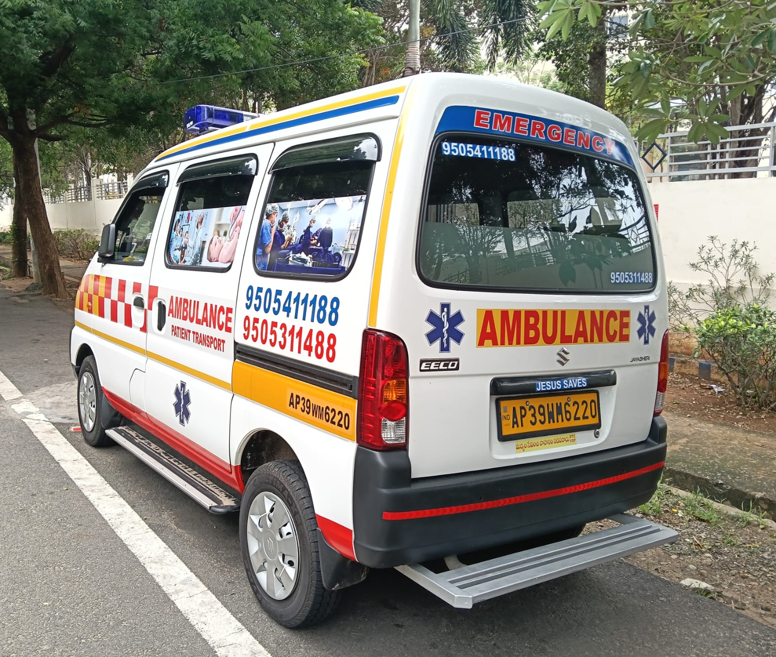 Suzuki Eeco Ambulance Side Rear